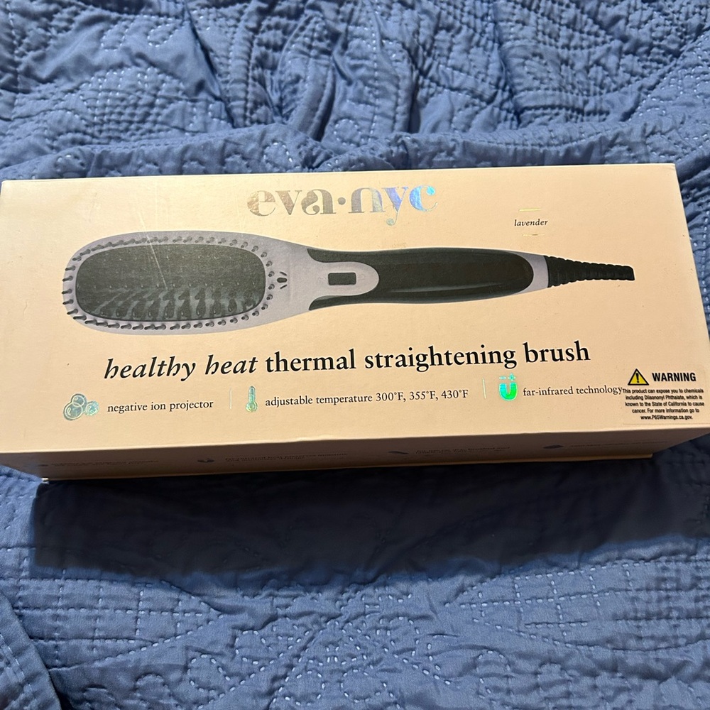 Black Thermal Straightening Brush